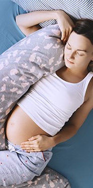 embarazada durmiendo